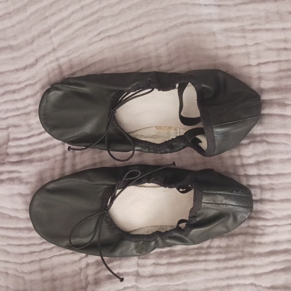 BLOCH BLACK BALLET SLIPPERS